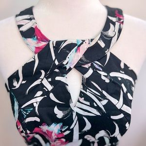 White House Black Market Floral Keyhole Top size 10
